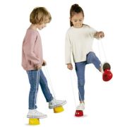 Juego de zancos con cuerda para divertirse en pareja