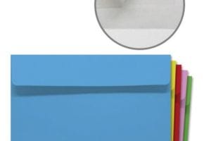 Sobre autoadhesivo. Colores surtidos